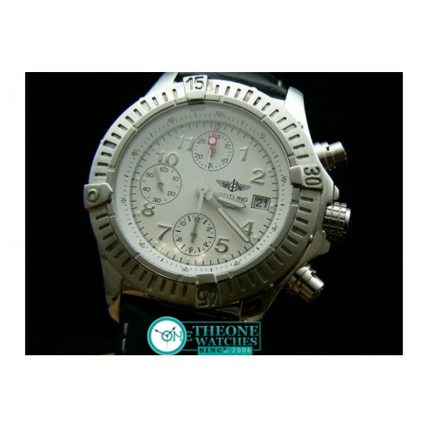 BREITLING AVENGER LEATHER WHITE DIAL WORKING CHRONOS