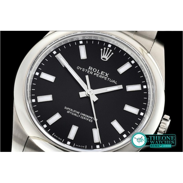 Rolex - Oyster Pert. 39mm 114300 904L SS/SS Black GMF A3132