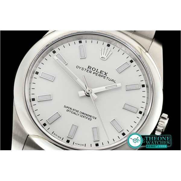 Rolex - Oyster Pert. 39mm 114300 904L SS/SS White GMF A3132